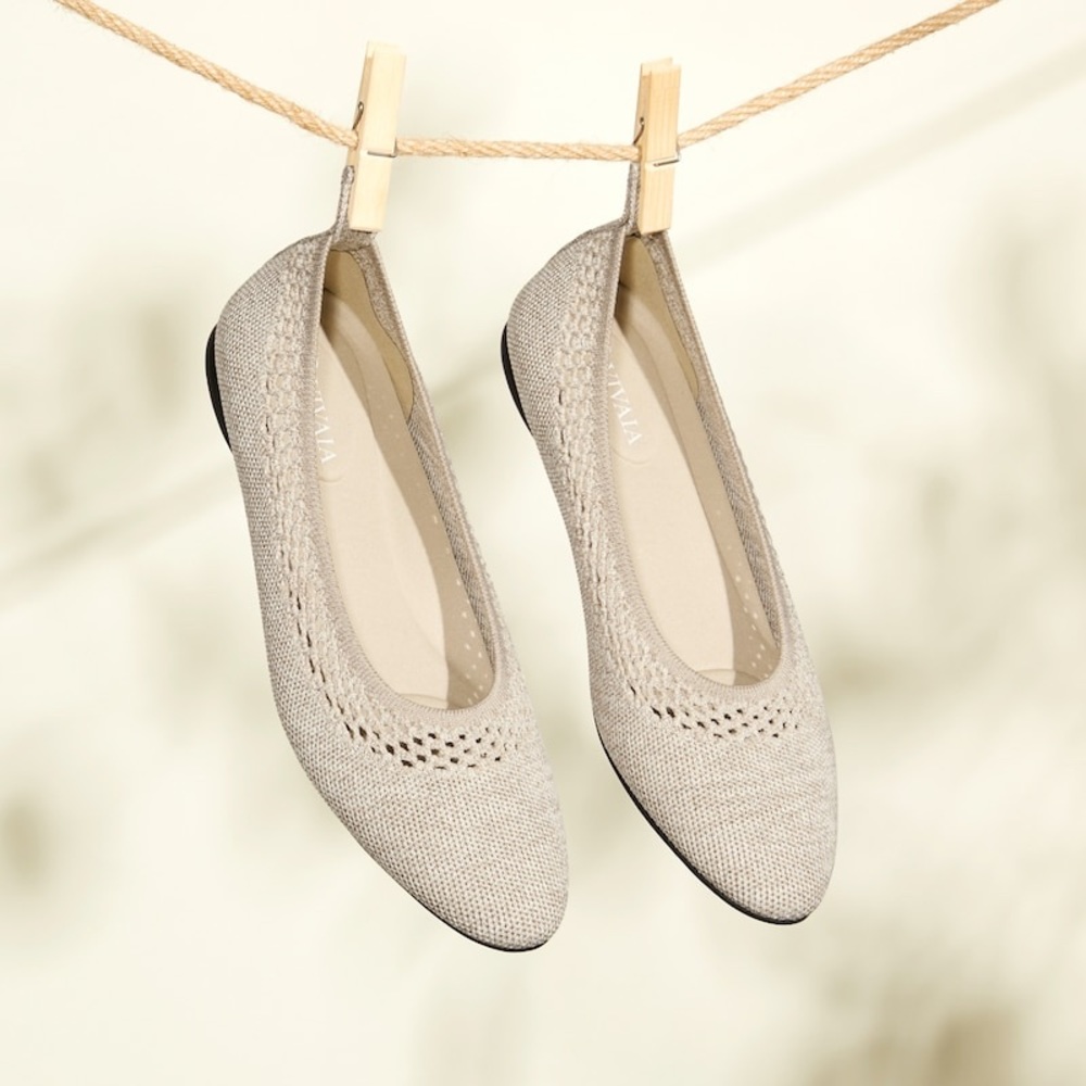 Vivaia Adjustable Ankle Wrap Round Toe Flats Oatmilk Size 41